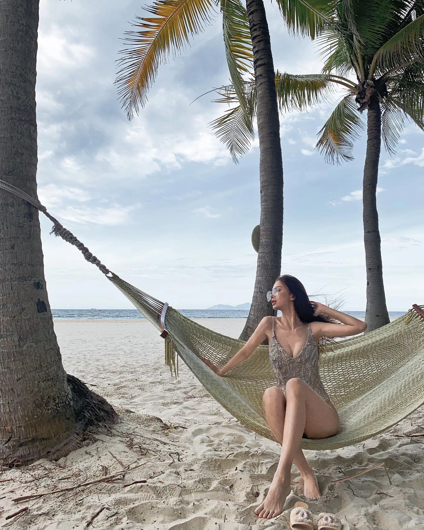 女神“郑芯恩Porima”超气质外型让人不小心恋爱 火辣辣的养眼画面让人受不了